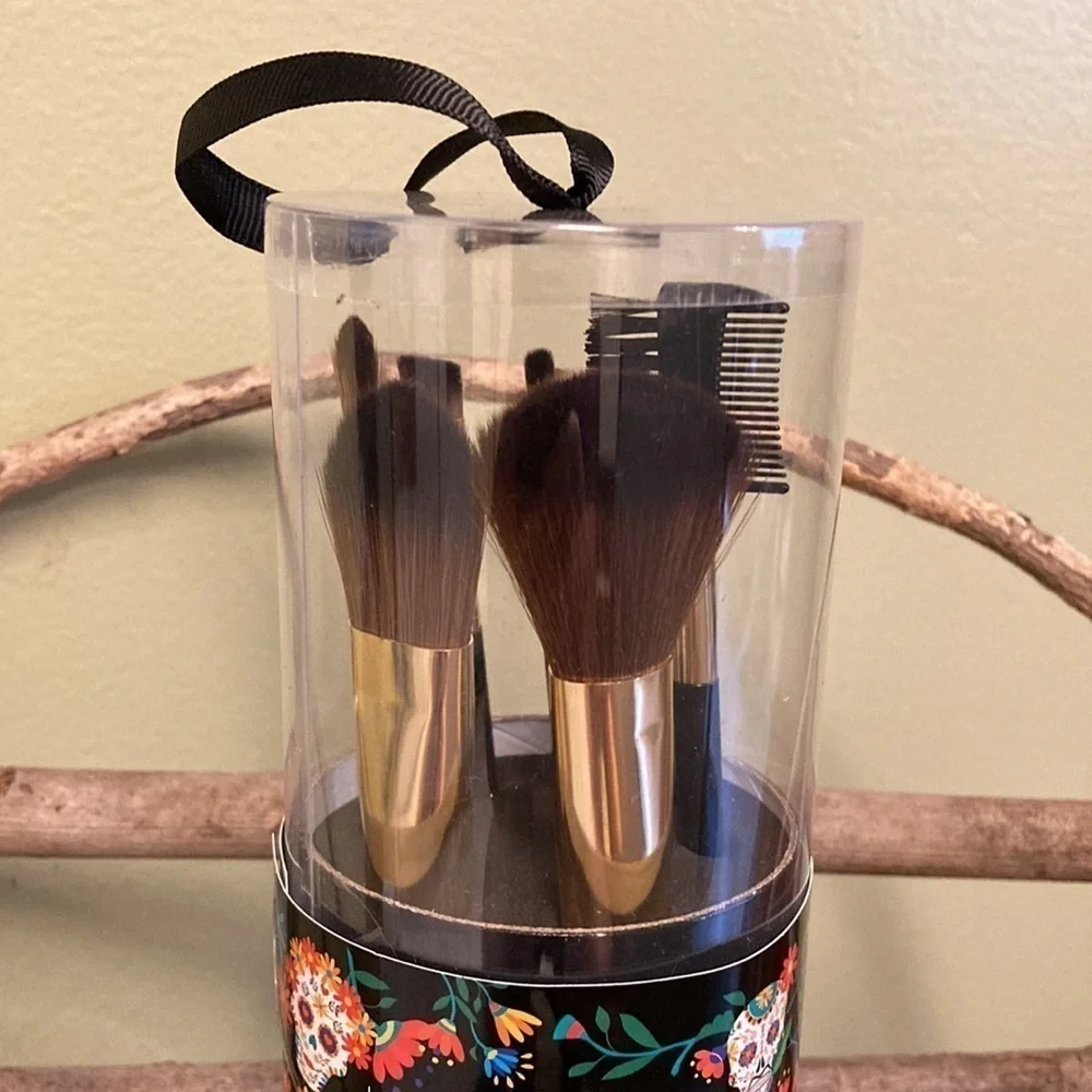 NEW BEAUTY CONCEPTS SUGAR SKULL Day of the Dead FACE & EYE BRUSH COLLECTION